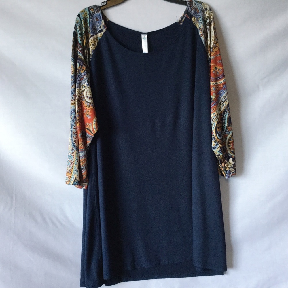 NWT Paisley Grace : women’s top